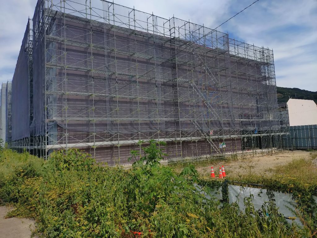 令和8年7月 外壁建具工事