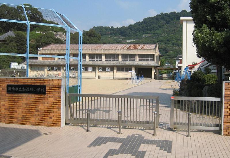 第44投票所：加茂川小学校体育館